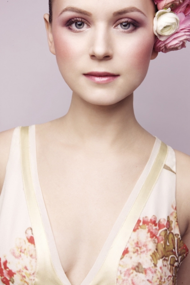6 Romantic Makeup YouTube Tutorials Perfect for Any Wedding
