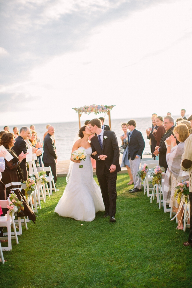 wedding day first kiss